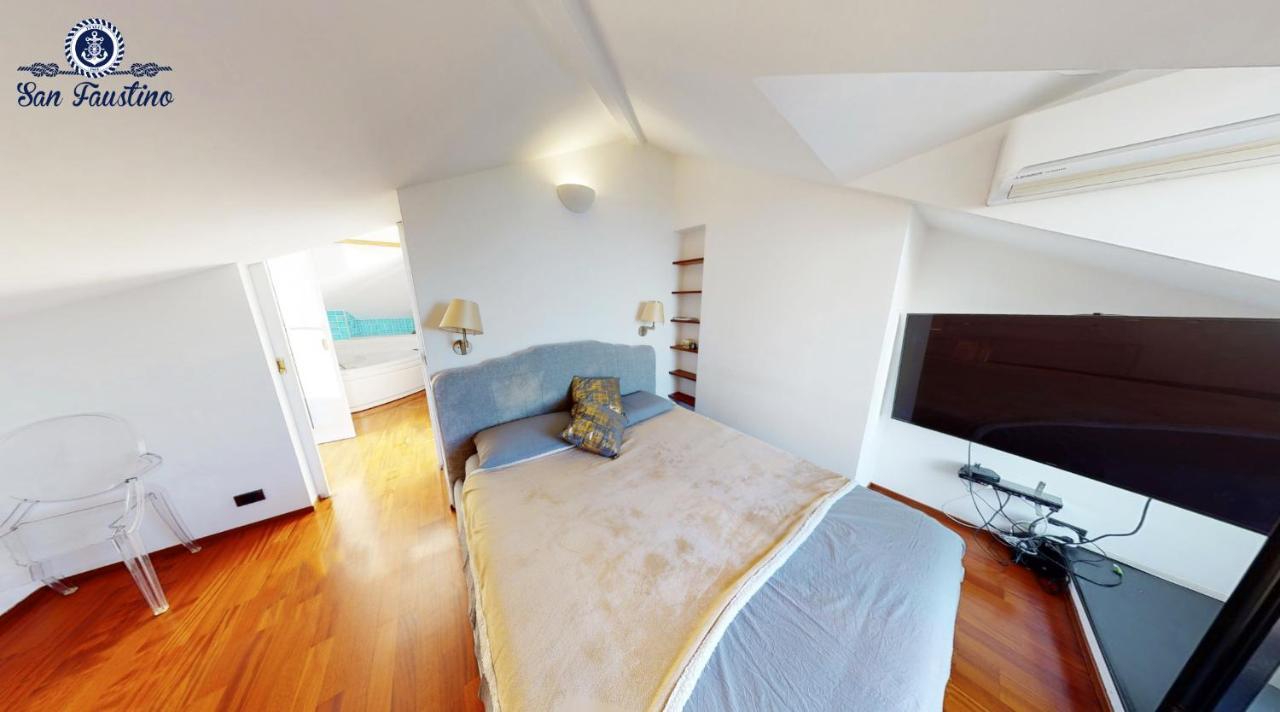 ATTICO SAN FAUSTINO 165 mq più 110 mq di terrazza- IN VILLA 700 ,VISTA MARE STREPITOSA-100 m dalla spiaggia-PARKING ESCLUSIVO-SKY,NETFLIX Rapallo Extérieur photo