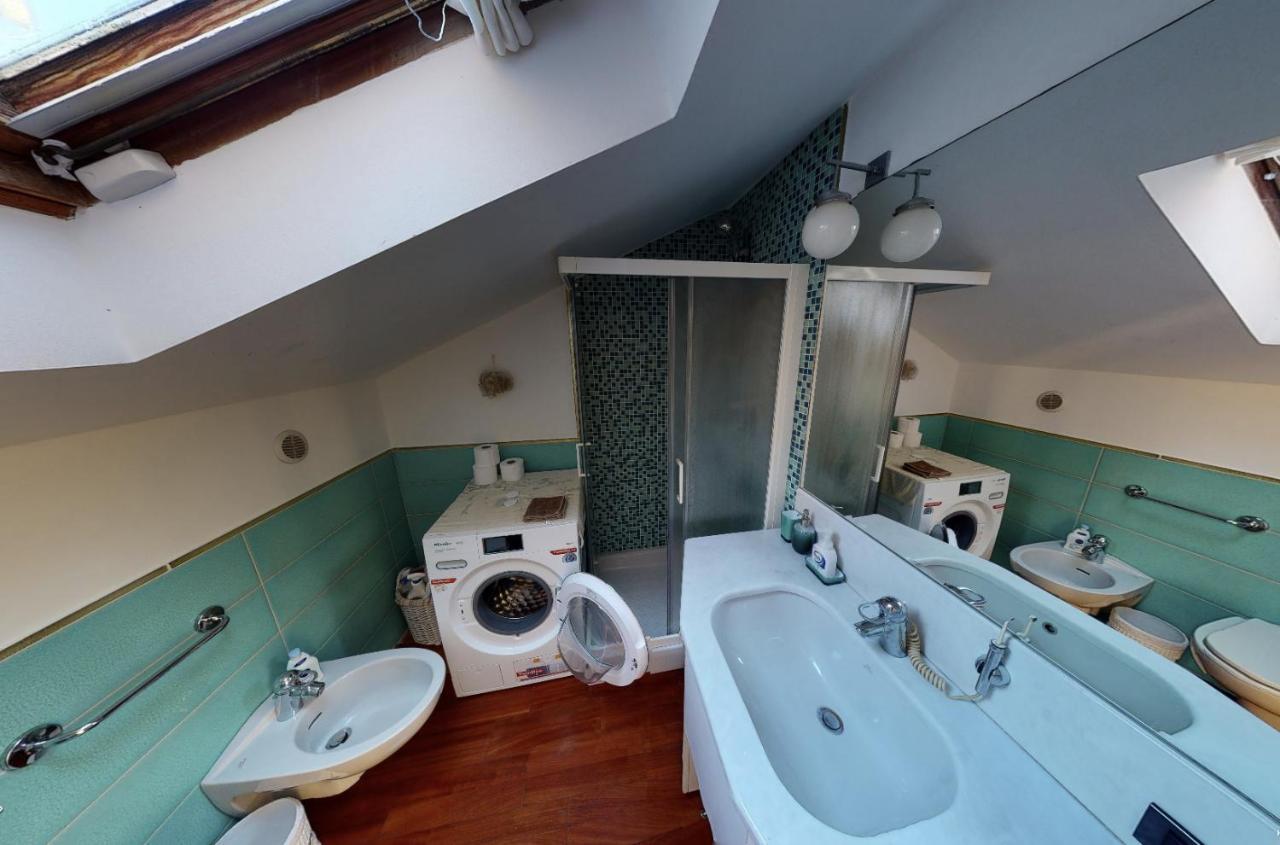 ATTICO SAN FAUSTINO 165 mq più 110 mq di terrazza- IN VILLA 700 ,VISTA MARE STREPITOSA-100 m dalla spiaggia-PARKING ESCLUSIVO-SKY,NETFLIX Rapallo Extérieur photo
