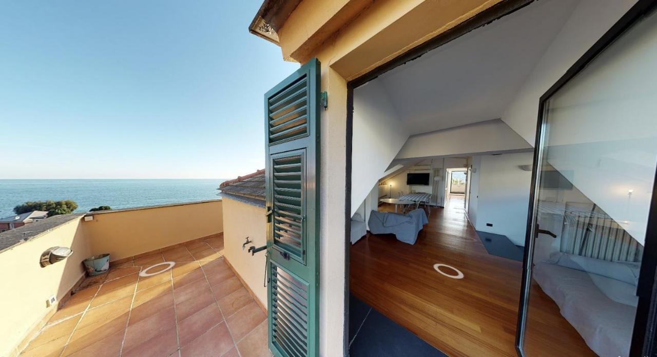 ATTICO SAN FAUSTINO 165 mq più 110 mq di terrazza- IN VILLA 700 ,VISTA MARE STREPITOSA-100 m dalla spiaggia-PARKING ESCLUSIVO-SKY,NETFLIX Rapallo Extérieur photo