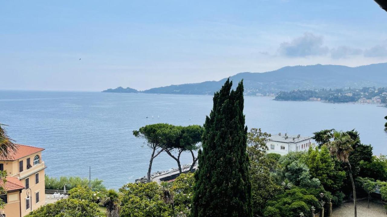 ATTICO SAN FAUSTINO 165 mq più 110 mq di terrazza- IN VILLA 700 ,VISTA MARE STREPITOSA-100 m dalla spiaggia-PARKING ESCLUSIVO-SKY,NETFLIX Rapallo Extérieur photo