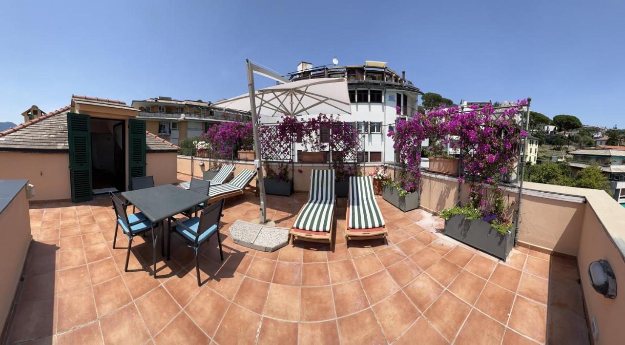 ATTICO SAN FAUSTINO 165 mq più 110 mq di terrazza- IN VILLA 700 ,VISTA MARE STREPITOSA-100 m dalla spiaggia-PARKING ESCLUSIVO-SKY,NETFLIX Rapallo Extérieur photo