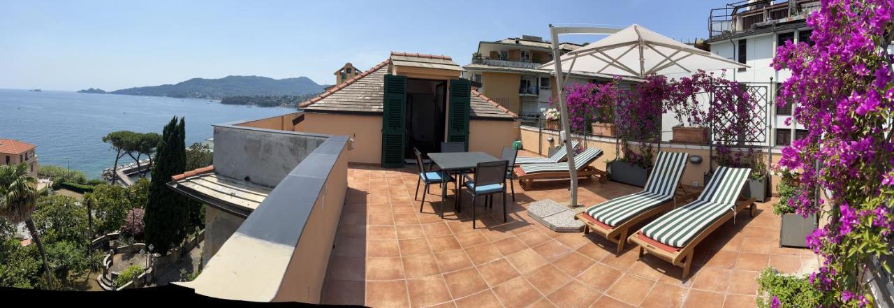ATTICO SAN FAUSTINO 165 mq più 110 mq di terrazza- IN VILLA 700 ,VISTA MARE STREPITOSA-100 m dalla spiaggia-PARKING ESCLUSIVO-SKY,NETFLIX Rapallo Extérieur photo