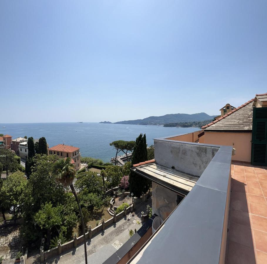ATTICO SAN FAUSTINO 165 mq più 110 mq di terrazza- IN VILLA 700 ,VISTA MARE STREPITOSA-100 m dalla spiaggia-PARKING ESCLUSIVO-SKY,NETFLIX Rapallo Extérieur photo